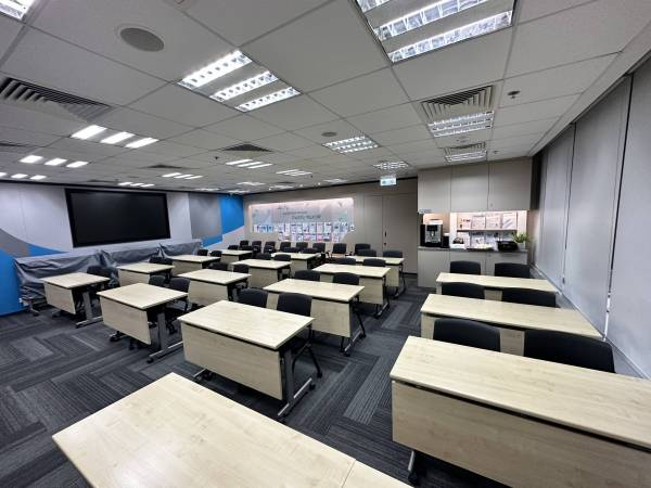 Workshop Setting Room 1 (750 sq. ft.) 20 – 30 persons